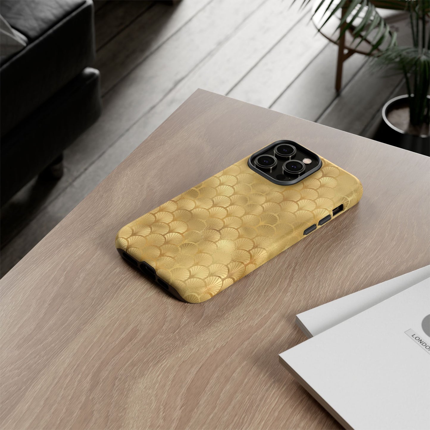Safari Allure Elegant Gold Phone Case